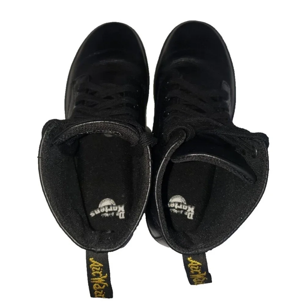 Dr. Martens Women's Leyton Ankle Boot Soft Black Leather Size 5 Air Wair 7 Eye